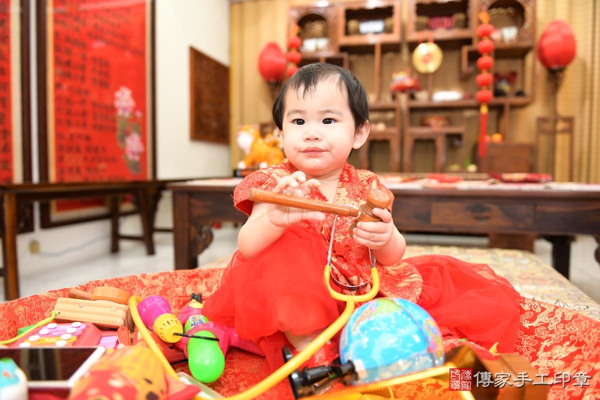 幸福成長的第一步：抓週儀式精采回顧。台南市玥玥寶貝抓周推薦：傳家高 .....照：3