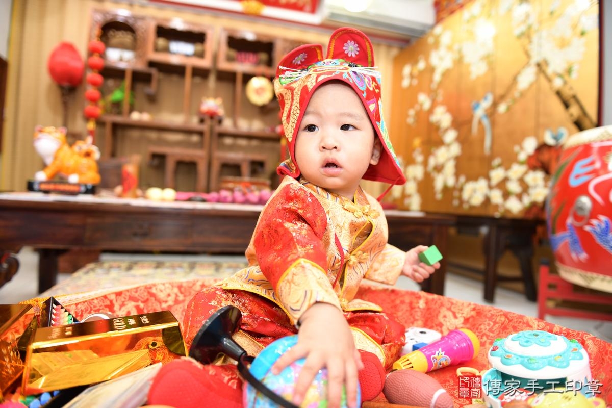一歲抓週，百般祝福圍繞！台南市小宇寶貝抓周推薦：傳家高雄店抓周度脺 .....照：5