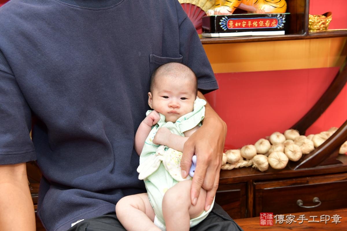 初剃儀式，祝福滿滿小可愛！桃園市芮芮寶貝滿月來店剃頭理髮、來店嬰兒 .....照：14