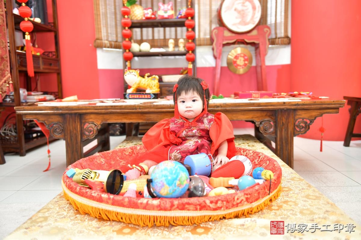 幸福成長的第一步：抓週儀式精采 .....