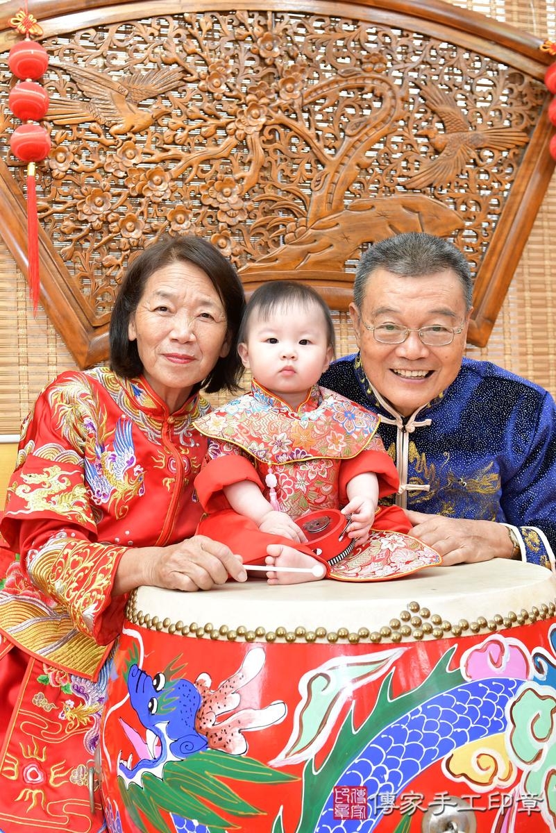 2026-08-27寶寶的第一份選擇權：未來命運小試探！桃園市小桃子寶貝抓周推薦：傳家桃園店抓周度脺中國風會場，嬰兒古禮抓周流程儀式吉祥話、抓周道具物品24種、拍照。抓周證書。2026.7.29照：4