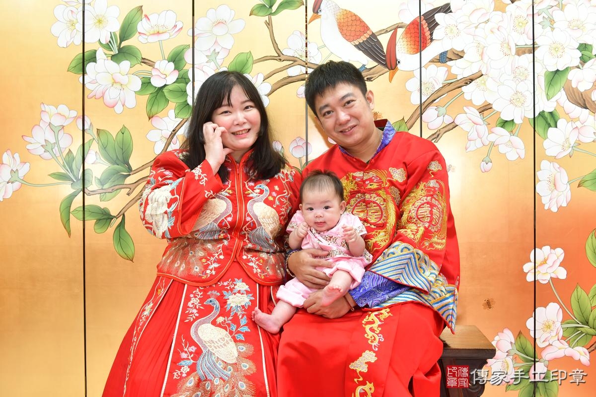 收涎收乾乾，事事如意全美滿，收涎收乾乾，一生幸福又平安。台中市璇璇 .....照：2