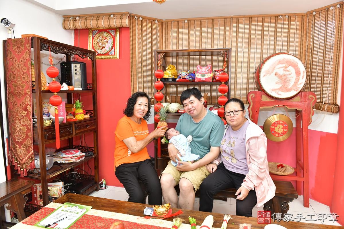 寶寶剃頭儀式：傳統習俗與祝福的完美結合！高雄市恩恩寶貝滿月來店剃頭 .....照：7