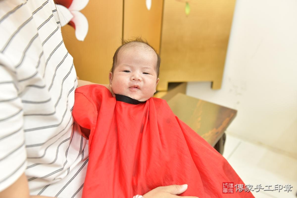 剃頭是祝福，也是給孩子的愛！新竹市睿睿寶貝滿月來店剃頭理髮、來店嬰 .....照：5