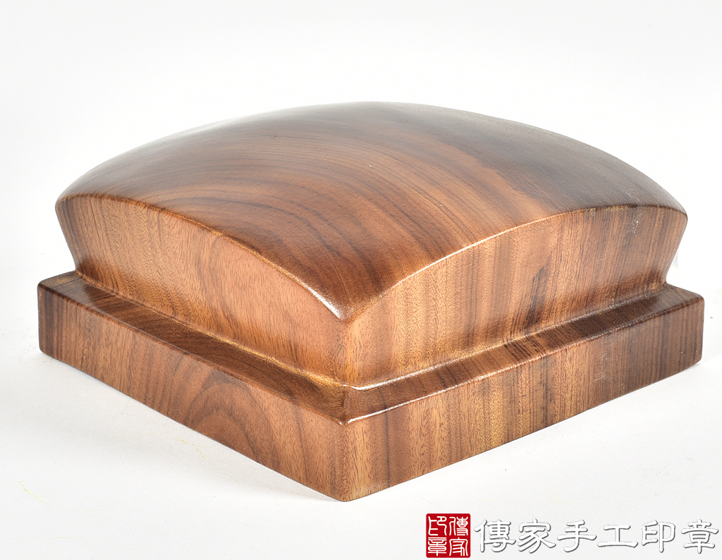頂級紅紫檀木官帽造型廟章：廟章、神明印章、大印章 (尺寸12.9x12.9x6.3公分)