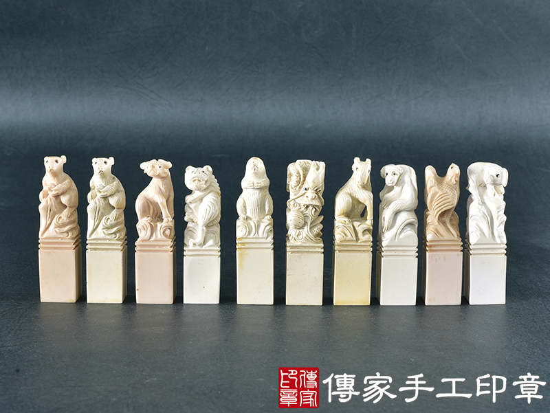 壓克力印章-仿象牙系列，十二生肖 (5分方章-1.5公分，高度6公分)