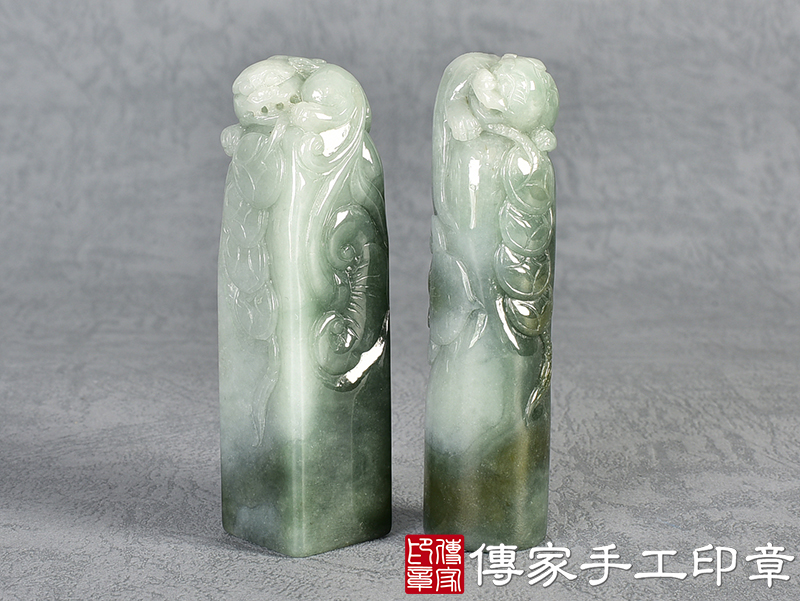 頂級漸層白底青飄花翡翠精雕貔貅印章：開運印章、臍帶印章 (尺寸1.9公分x1.9公分x7公分)
