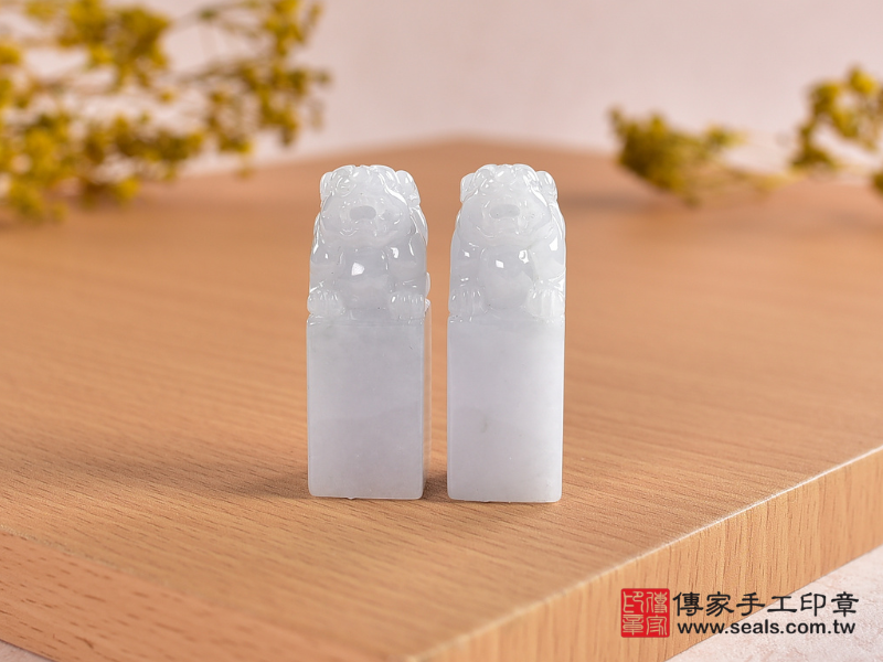 傳家手工印章 白翡帶紫羅蘭緬甸玉翡翠立體神獸雕刻