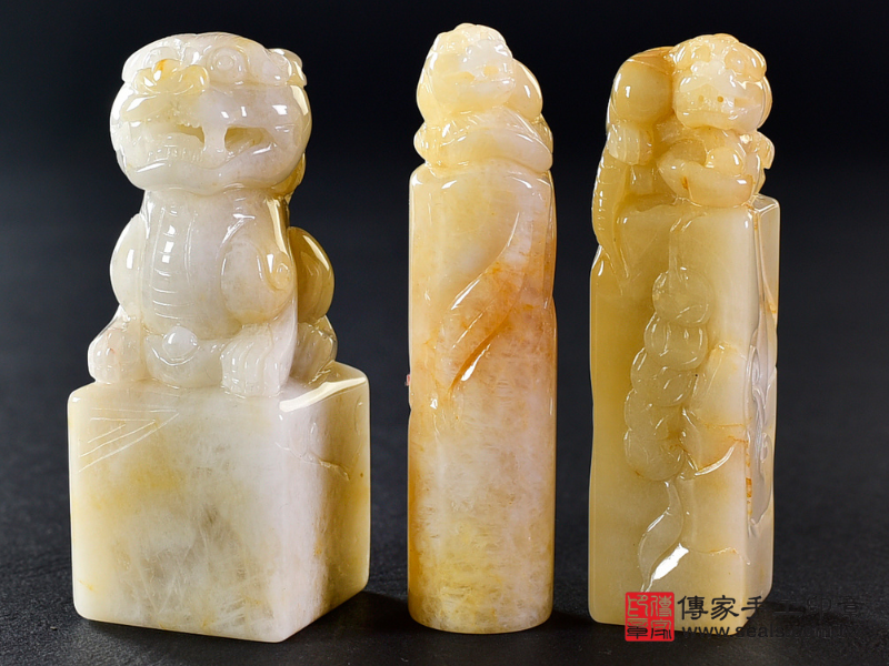 頂級新疆黃玉精雕貔貅公司大小章 大章3×3×高7.3公分 小章1.8×1.8×高7.3公分