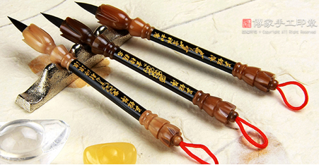 傳家高級黑檀木和蓮花造型牛角的袖珍型胎毛筆