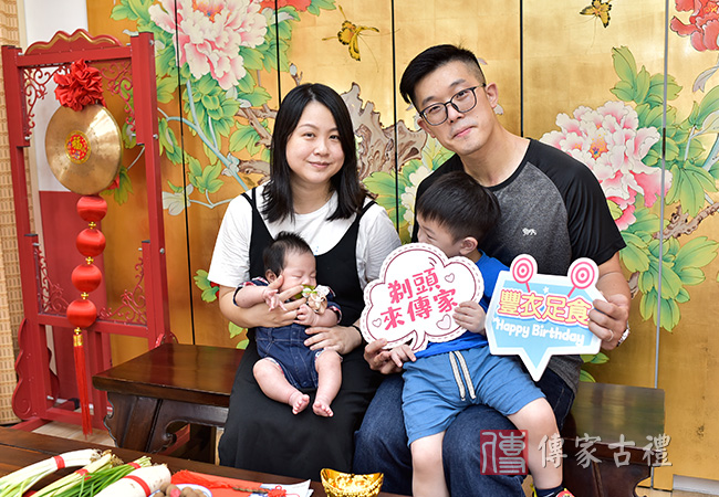 免費贈送滿月剃頭古禮儀式