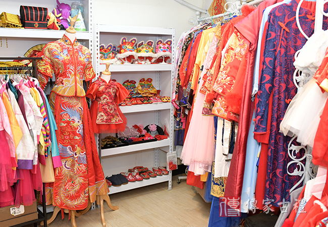 古禮會場有很多古裝禮服，包含日式禮服、韓式禮服、中式禮服