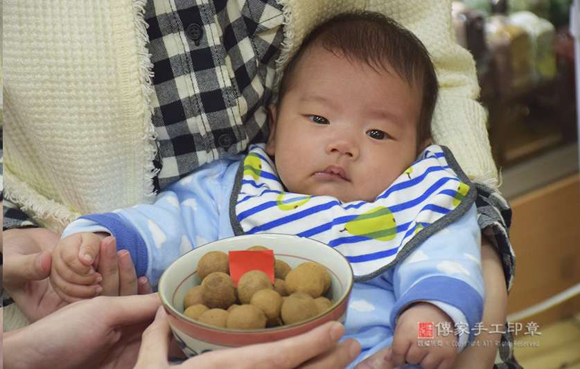 滿月剃頭，儀式物品：桂圓「代表的含意：象徵孩子有貴人相助