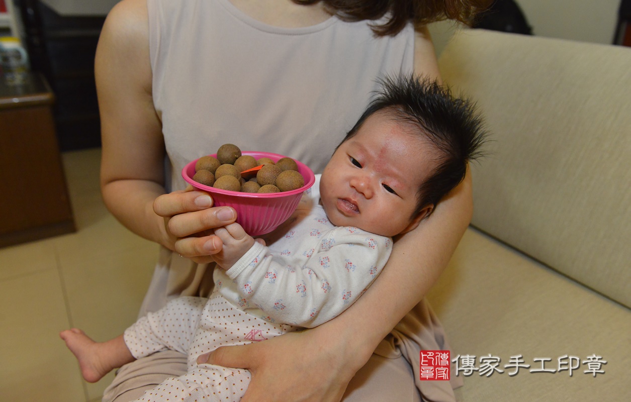 滿月剃頭，儀式物品桂圓，祝福周寶寶身邊都環繞著貴人，得貴人幫助