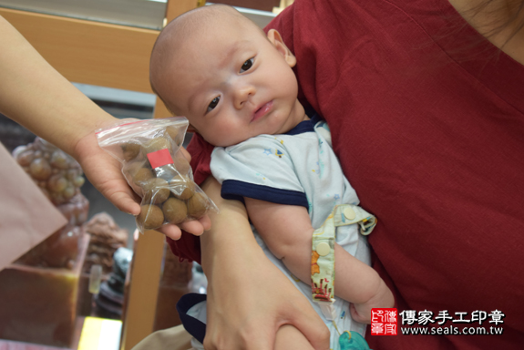 寶寶(高雄鳳山區)--製作胎毛筆、臍帶章、嬰兒三寶。「寶寶滿月剃頭理髮、到府嬰兒滿月理髮」祝福和活動紀錄。照片14