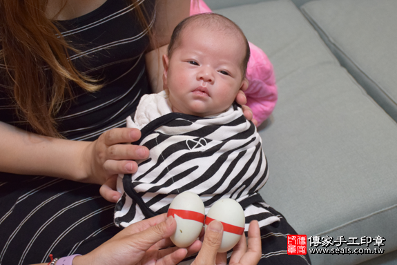 滿月剃頭、嬰兒剃頭、嬰兒理髮、寶寶剃頭、寶寶理髮、到府剃頭、到府嬰兒剃頭、到府滿月剃頭理髮。桃園滿月剃頭、桃園嬰兒剃頭、桃園嬰兒理髮、桃園寶寶剃頭、桃園寶寶理髮、桃園到府剃頭、桃園到府嬰兒剃頭、桃園到府滿月剃頭理髮。八德滿月剃頭、八德嬰兒剃頭、八德嬰兒理髮、八德寶寶剃頭、八德寶寶理髮、八德到府剃頭、八德到府嬰兒剃頭、八德到府滿月剃頭理髮。林寶寶(桃園八德區)--製作胎毛筆、臍帶章、嬰兒三寶。「寶寶滿月剃頭理髮、到府嬰兒滿月理髮」祝福和活動紀錄。照片4