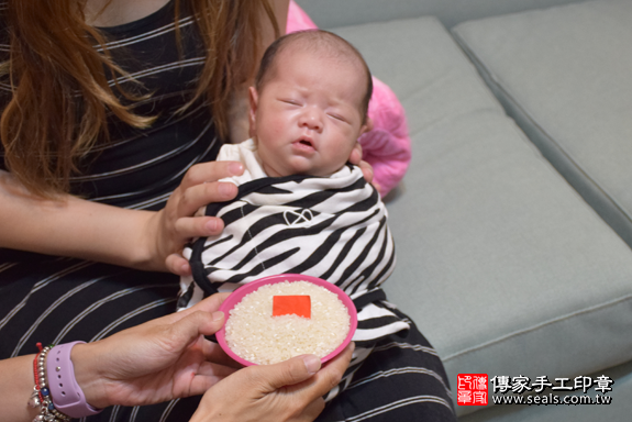 滿月剃頭、嬰兒剃頭、嬰兒理髮、寶寶剃頭、寶寶理髮、到府剃頭、到府嬰兒剃頭、到府滿月剃頭理髮。桃園滿月剃頭、桃園嬰兒剃頭、桃園嬰兒理髮、桃園寶寶剃頭、桃園寶寶理髮、桃園到府剃頭、桃園到府嬰兒剃頭、桃園到府滿月剃頭理髮。八德滿月剃頭、八德嬰兒剃頭、八德嬰兒理髮、八德寶寶剃頭、八德寶寶理髮、八德到府剃頭、八德到府嬰兒剃頭、八德到府滿月剃頭理髮。林寶寶(桃園八德區)--製作胎毛筆、臍帶章、嬰兒三寶。「寶寶滿月剃頭理髮、到府嬰兒滿月理髮」祝福和活動紀錄。照片6