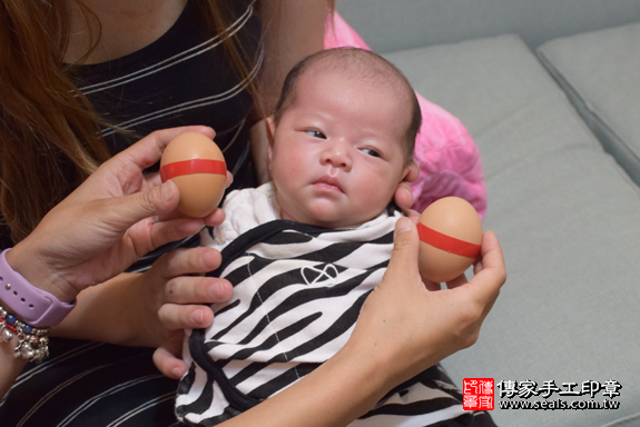 滿月剃頭、嬰兒剃頭、嬰兒理髮、寶寶剃頭、寶寶理髮、到府剃頭、到府嬰兒剃頭、到府滿月剃頭理髮。桃園滿月剃頭、桃園嬰兒剃頭、桃園嬰兒理髮、桃園寶寶剃頭、桃園寶寶理髮、桃園到府剃頭、桃園到府嬰兒剃頭、桃園到府滿月剃頭理髮。八德滿月剃頭、八德嬰兒剃頭、八德嬰兒理髮、八德寶寶剃頭、八德寶寶理髮、八德到府剃頭、八德到府嬰兒剃頭、八德到府滿月剃頭理髮。林寶寶(桃園八德區)--製作胎毛筆、臍帶章、嬰兒三寶。「寶寶滿月剃頭理髮、到府嬰兒滿月理髮」祝福和活動紀錄。照片3