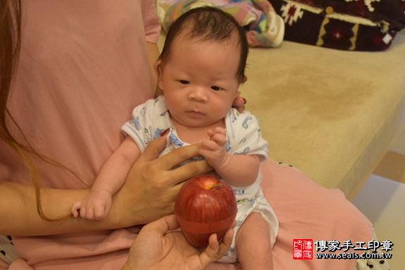 滿月剃頭、嬰兒剃頭、嬰兒理髮、寶寶剃頭、寶寶理髮、到府剃頭、到府嬰兒剃頭、到府滿月剃頭理髮。基隆滿月剃頭、基隆嬰兒剃頭、基隆嬰兒理髮、基隆寶寶剃頭、基隆寶寶理髮、基隆到府剃頭、基隆到府嬰兒剃頭、基隆到府滿月剃頭理髮。安樂滿月剃頭、安樂嬰兒剃頭、安樂嬰兒理髮、安樂寶寶剃頭、安樂寶寶理髮、安樂到府剃頭、安樂到府嬰兒剃頭、安樂到府滿月剃頭理髮。林寶寶(基隆安樂區)--製作胎毛筆、臍帶章、嬰兒三寶。「寶寶滿月剃頭理髮、到府嬰兒滿月理髮」祝福和活動紀錄。照片9