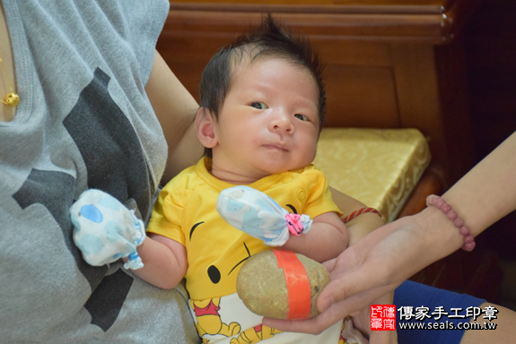 滿月剃頭、嬰兒剃頭、嬰兒理髮、寶寶剃頭、寶寶理髮、到府剃頭、到府嬰兒剃頭、到府滿月剃頭理髮。台中滿月剃頭、台中嬰兒剃頭、台中嬰兒理髮、台中寶寶剃頭、台中寶寶理髮、台中到府剃頭、台中到府嬰兒剃頭、台中到府滿月剃頭理髮。沙鹿滿月剃頭、沙鹿嬰兒剃頭、沙鹿嬰兒理髮、沙鹿寶寶剃頭、沙鹿寶寶理髮、沙鹿到府剃頭、沙鹿到府嬰兒剃頭、沙鹿到府滿月剃頭理髮。林寶寶(台中沙鹿區)--製作胎毛筆、臍帶章、嬰兒三寶。「寶寶滿月剃頭理髮、到府嬰兒滿月理髮」祝福和活動紀錄。照片5