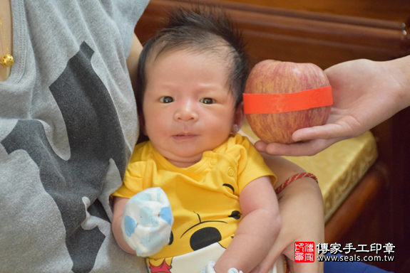 滿月剃頭、嬰兒剃頭、嬰兒理髮、寶寶剃頭、寶寶理髮、到府剃頭、到府嬰兒剃頭、到府滿月剃頭理髮。台中滿月剃頭、台中嬰兒剃頭、台中嬰兒理髮、台中寶寶剃頭、台中寶寶理髮、台中到府剃頭、台中到府嬰兒剃頭、台中到府滿月剃頭理髮。沙鹿滿月剃頭、沙鹿嬰兒剃頭、沙鹿嬰兒理髮、沙鹿寶寶剃頭、沙鹿寶寶理髮、沙鹿到府剃頭、沙鹿到府嬰兒剃頭、沙鹿到府滿月剃頭理髮。林寶寶(台中沙鹿區)--製作胎毛筆、臍帶章、嬰兒三寶。「寶寶滿月剃頭理髮、到府嬰兒滿月理髮」祝福和活動紀錄。照片8
