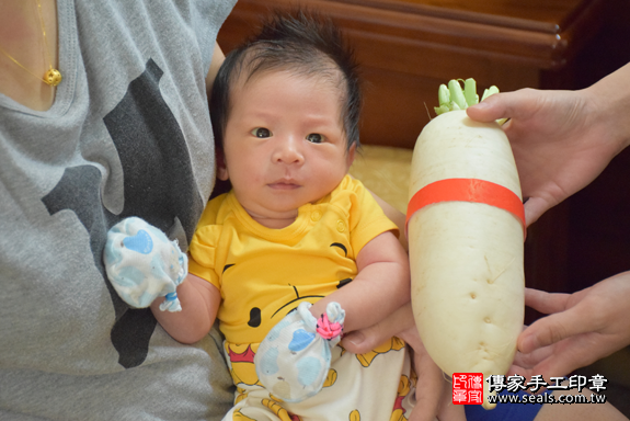 滿月剃頭、嬰兒剃頭、嬰兒理髮、寶寶剃頭、寶寶理髮、到府剃頭、到府嬰兒剃頭、到府滿月剃頭理髮。台中滿月剃頭、台中嬰兒剃頭、台中嬰兒理髮、台中寶寶剃頭、台中寶寶理髮、台中到府剃頭、台中到府嬰兒剃頭、台中到府滿月剃頭理髮。沙鹿滿月剃頭、沙鹿嬰兒剃頭、沙鹿嬰兒理髮、沙鹿寶寶剃頭、沙鹿寶寶理髮、沙鹿到府剃頭、沙鹿到府嬰兒剃頭、沙鹿到府滿月剃頭理髮。林寶寶(台中沙鹿區)--製作胎毛筆、臍帶章、嬰兒三寶。「寶寶滿月剃頭理髮、到府嬰兒滿月理髮」祝福和活動紀錄。照片13