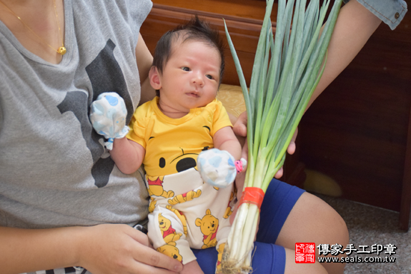 滿月剃頭、嬰兒剃頭、嬰兒理髮、寶寶剃頭、寶寶理髮、到府剃頭、到府嬰兒剃頭、到府滿月剃頭理髮。台中滿月剃頭、台中嬰兒剃頭、台中嬰兒理髮、台中寶寶剃頭、台中寶寶理髮、台中到府剃頭、台中到府嬰兒剃頭、台中到府滿月剃頭理髮。沙鹿滿月剃頭、沙鹿嬰兒剃頭、沙鹿嬰兒理髮、沙鹿寶寶剃頭、沙鹿寶寶理髮、沙鹿到府剃頭、沙鹿到府嬰兒剃頭、沙鹿到府滿月剃頭理髮。林寶寶(台中沙鹿區)--製作胎毛筆、臍帶章、嬰兒三寶。「寶寶滿月剃頭理髮、到府嬰兒滿月理髮」祝福和活動紀錄。照片12