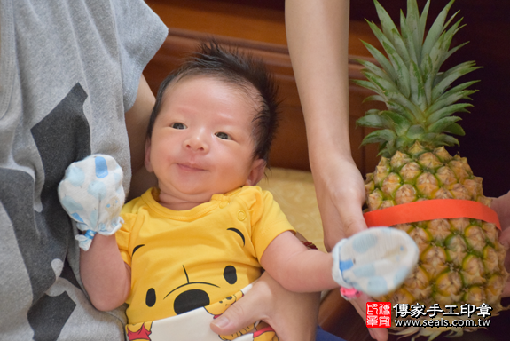 滿月剃頭、嬰兒剃頭、嬰兒理髮、寶寶剃頭、寶寶理髮、到府剃頭、到府嬰兒剃頭、到府滿月剃頭理髮。台中滿月剃頭、台中嬰兒剃頭、台中嬰兒理髮、台中寶寶剃頭、台中寶寶理髮、台中到府剃頭、台中到府嬰兒剃頭、台中到府滿月剃頭理髮。沙鹿滿月剃頭、沙鹿嬰兒剃頭、沙鹿嬰兒理髮、沙鹿寶寶剃頭、沙鹿寶寶理髮、沙鹿到府剃頭、沙鹿到府嬰兒剃頭、沙鹿到府滿月剃頭理髮。林寶寶(台中沙鹿區)--製作胎毛筆、臍帶章、嬰兒三寶。「寶寶滿月剃頭理髮、到府嬰兒滿月理髮」祝福和活動紀錄。照片14