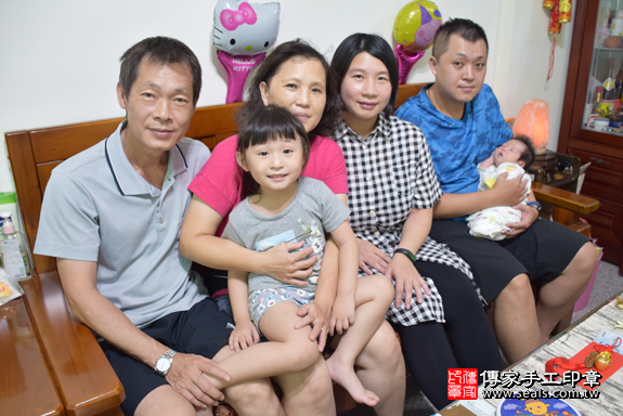 滿月剃頭、嬰兒剃頭、嬰兒理髮、寶寶剃頭、寶寶理髮、到府剃頭、到府嬰兒剃頭、到府滿月剃頭理髮。台中滿月剃頭、台中嬰兒剃頭、台中嬰兒理髮、台中寶寶剃頭、台中寶寶理髮、台中到府剃頭、台中到府嬰兒剃頭、台中到府滿月剃頭理髮。北屯滿月剃頭、北屯嬰兒剃頭、北屯嬰兒理髮、北屯寶寶剃頭、北屯寶寶理髮、北屯到府剃頭、北屯到府嬰兒剃頭、北屯到府滿月剃頭理髮。林寶寶(台中北屯區)--製作胎毛筆、臍帶章、嬰兒三寶。「寶寶滿月剃頭理髮、到府嬰兒滿月理髮」祝福和活動紀錄。照片2