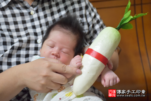 滿月剃頭、嬰兒剃頭、嬰兒理髮、寶寶剃頭、寶寶理髮、到府剃頭、到府嬰兒剃頭、到府滿月剃頭理髮。台中滿月剃頭、台中嬰兒剃頭、台中嬰兒理髮、台中寶寶剃頭、台中寶寶理髮、台中到府剃頭、台中到府嬰兒剃頭、台中到府滿月剃頭理髮。北屯滿月剃頭、北屯嬰兒剃頭、北屯嬰兒理髮、北屯寶寶剃頭、北屯寶寶理髮、北屯到府剃頭、北屯到府嬰兒剃頭、北屯到府滿月剃頭理髮。林寶寶(台中北屯區)--製作胎毛筆、臍帶章、嬰兒三寶。「寶寶滿月剃頭理髮、到府嬰兒滿月理髮」祝福和活動紀錄。照片10