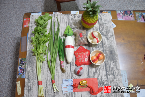 滿月剃頭、嬰兒剃頭、嬰兒理髮、寶寶剃頭、寶寶理髮、到府剃頭、到府嬰兒剃頭、到府滿月剃頭理髮。台中滿月剃頭、台中嬰兒剃頭、台中嬰兒理髮、台中寶寶剃頭、台中寶寶理髮、台中到府剃頭、台中到府嬰兒剃頭、台中到府滿月剃頭理髮。北屯滿月剃頭、北屯嬰兒剃頭、北屯嬰兒理髮、北屯寶寶剃頭、北屯寶寶理髮、北屯到府剃頭、北屯到府嬰兒剃頭、北屯到府滿月剃頭理髮。林寶寶(台中北屯區)--製作胎毛筆、臍帶章、嬰兒三寶。「寶寶滿月剃頭理髮、到府嬰兒滿月理髮」祝福和活動紀錄。照片1