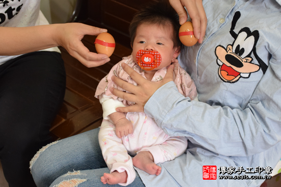 滿月剃頭、嬰兒剃頭、嬰兒理髮、寶寶剃頭、寶寶理髮、到府剃頭、到府嬰兒剃頭、到府滿月剃頭理髮。新竹滿月剃頭、新竹嬰兒剃頭、新竹嬰兒理髮、新竹寶寶剃頭、新竹寶寶理髮、新竹到府剃頭、新竹到府嬰兒剃頭、新竹到府滿月剃頭理髮。關西滿月剃頭、關西嬰兒剃頭、關西嬰兒理髮、關西寶寶剃頭、關西寶寶理髮、關西到府剃頭、關西到府嬰兒剃頭、關西到府滿月剃頭理髮。劉寶寶(新竹關西區)--製作胎毛筆、臍帶章、嬰兒三寶。「寶寶滿月剃頭理髮、到府嬰兒滿月理髮」祝福和活動紀錄。照片3