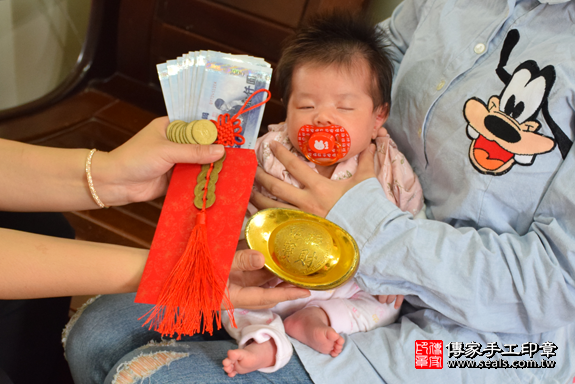 滿月剃頭、嬰兒剃頭、嬰兒理髮、寶寶剃頭、寶寶理髮、到府剃頭、到府嬰兒剃頭、到府滿月剃頭理髮。新竹滿月剃頭、新竹嬰兒剃頭、新竹嬰兒理髮、新竹寶寶剃頭、新竹寶寶理髮、新竹到府剃頭、新竹到府嬰兒剃頭、新竹到府滿月剃頭理髮。關西滿月剃頭、關西嬰兒剃頭、關西嬰兒理髮、關西寶寶剃頭、關西寶寶理髮、關西到府剃頭、關西到府嬰兒剃頭、關西到府滿月剃頭理髮。劉寶寶(新竹關西區)--製作胎毛筆、臍帶章、嬰兒三寶。「寶寶滿月剃頭理髮、到府嬰兒滿月理髮」祝福和活動紀錄。照片15
