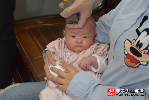 滿月剃頭、嬰兒剃頭、嬰兒理髮、寶寶剃頭、寶寶理髮、到府剃頭、到府嬰兒剃頭、到府滿月剃頭理髮。新竹滿月剃頭、新竹嬰兒剃頭、新竹嬰兒理髮、新竹寶寶剃頭、新竹寶寶理髮、新竹到府剃頭、新竹到府嬰兒剃頭、新竹到府滿月剃頭理髮。關西滿月剃頭、關西嬰兒剃頭、關西嬰兒理髮、關西寶寶剃頭、關西寶寶理髮、關西到府剃頭、關西到府嬰兒剃頭、關西到府滿月剃頭理髮。劉寶寶(新竹關西區)--製作胎毛筆、臍帶章、嬰兒三寶。「寶寶滿月剃頭理髮、到府嬰兒滿月理髮」祝福和活動紀錄。照片20