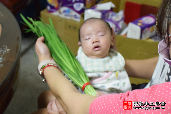 滿月剃頭、嬰兒剃頭、嬰兒理髮、寶寶剃頭、寶寶理髮、到府剃頭、到府嬰兒剃頭、到府滿月剃頭理髮。新北滿月剃頭、新北嬰兒剃頭、新北嬰兒理髮、新北寶寶剃頭、新北寶寶理髮、新北到府剃頭、新北到府嬰兒剃頭、新北到府滿月剃頭理髮。林口滿月剃頭、林口嬰兒剃頭、林口嬰兒理髮、林口寶寶剃頭、林口寶寶理髮、林口到府剃頭、林口到府嬰兒剃頭、林口到府滿月剃頭理髮。林寶寶(新北林口區)--製作胎毛筆、臍帶章、嬰兒三寶。「寶寶滿月剃頭理髮、到府嬰兒滿月理髮」祝福和活動紀錄。照片8