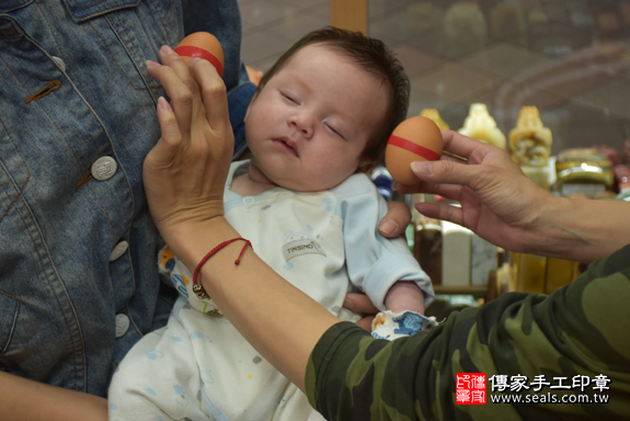滿月剃頭、嬰兒剃頭、嬰兒理髮、寶寶剃頭、寶寶理髮、到府剃頭、到府嬰兒剃頭、到府滿月剃頭理髮。新北滿月剃頭、新北嬰兒剃頭、新北嬰兒理髮、新北寶寶剃頭、新北寶寶理髮、新北到府剃頭、新北到府嬰兒剃頭、新北到府滿月剃頭理髮。永和滿月剃頭、永和嬰兒剃頭、永和嬰兒理髮、永和寶寶剃頭、永和寶寶理髮、永和到府剃頭、永和到府嬰兒剃頭、永和到府滿月剃頭理髮。林寶寶(新北永和區)--製作胎毛筆、臍帶章、嬰兒三寶。「寶寶滿月剃頭理髮、到府嬰兒滿月理髮」祝福和活動紀錄。照片3