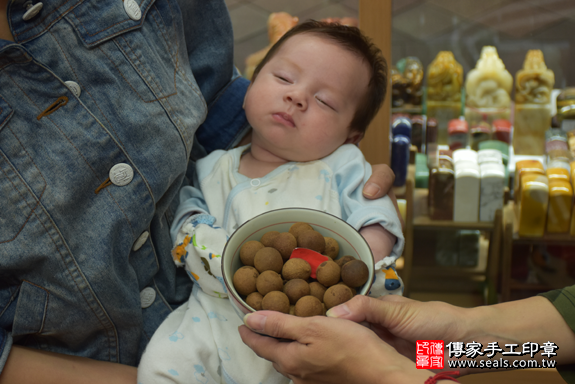 滿月剃頭、嬰兒剃頭、嬰兒理髮、寶寶剃頭、寶寶理髮、到府剃頭、到府嬰兒剃頭、到府滿月剃頭理髮。新北滿月剃頭、新北嬰兒剃頭、新北嬰兒理髮、新北寶寶剃頭、新北寶寶理髮、新北到府剃頭、新北到府嬰兒剃頭、新北到府滿月剃頭理髮。永和滿月剃頭、永和嬰兒剃頭、永和嬰兒理髮、永和寶寶剃頭、永和寶寶理髮、永和到府剃頭、永和到府嬰兒剃頭、永和到府滿月剃頭理髮。林寶寶(新北永和區)--製作胎毛筆、臍帶章、嬰兒三寶。「寶寶滿月剃頭理髮、到府嬰兒滿月理髮」祝福和活動紀錄。照片6