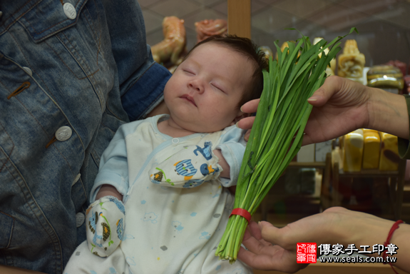 滿月剃頭、嬰兒剃頭、嬰兒理髮、寶寶剃頭、寶寶理髮、到府剃頭、到府嬰兒剃頭、到府滿月剃頭理髮。新北滿月剃頭、新北嬰兒剃頭、新北嬰兒理髮、新北寶寶剃頭、新北寶寶理髮、新北到府剃頭、新北到府嬰兒剃頭、新北到府滿月剃頭理髮。永和滿月剃頭、永和嬰兒剃頭、永和嬰兒理髮、永和寶寶剃頭、永和寶寶理髮、永和到府剃頭、永和到府嬰兒剃頭、永和到府滿月剃頭理髮。林寶寶(新北永和區)--製作胎毛筆、臍帶章、嬰兒三寶。「寶寶滿月剃頭理髮、到府嬰兒滿月理髮」祝福和活動紀錄。照片9