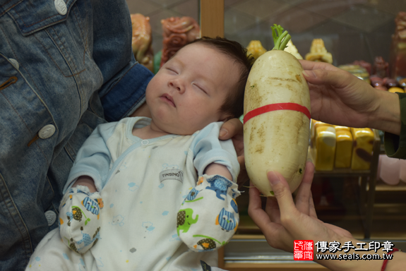 滿月剃頭、嬰兒剃頭、嬰兒理髮、寶寶剃頭、寶寶理髮、到府剃頭、到府嬰兒剃頭、到府滿月剃頭理髮。新北滿月剃頭、新北嬰兒剃頭、新北嬰兒理髮、新北寶寶剃頭、新北寶寶理髮、新北到府剃頭、新北到府嬰兒剃頭、新北到府滿月剃頭理髮。永和滿月剃頭、永和嬰兒剃頭、永和嬰兒理髮、永和寶寶剃頭、永和寶寶理髮、永和到府剃頭、永和到府嬰兒剃頭、永和到府滿月剃頭理髮。林寶寶(新北永和區)--製作胎毛筆、臍帶章、嬰兒三寶。「寶寶滿月剃頭理髮、到府嬰兒滿月理髮」祝福和活動紀錄。照片12