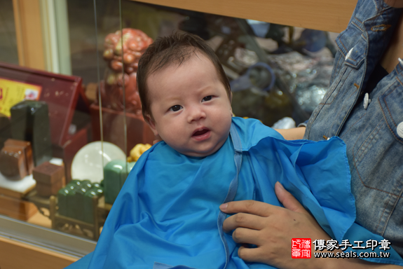 滿月剃頭、嬰兒剃頭、嬰兒理髮、寶寶剃頭、寶寶理髮、到府剃頭、到府嬰兒剃頭、到府滿月剃頭理髮。新北滿月剃頭、新北嬰兒剃頭、新北嬰兒理髮、新北寶寶剃頭、新北寶寶理髮、新北到府剃頭、新北到府嬰兒剃頭、新北到府滿月剃頭理髮。永和滿月剃頭、永和嬰兒剃頭、永和嬰兒理髮、永和寶寶剃頭、永和寶寶理髮、永和到府剃頭、永和到府嬰兒剃頭、永和到府滿月剃頭理髮。林寶寶(新北永和區)--製作胎毛筆、臍帶章、嬰兒三寶。「寶寶滿月剃頭理髮、到府嬰兒滿月理髮」祝福和活動紀錄。照片15