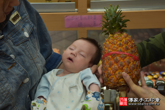 滿月剃頭、嬰兒剃頭、嬰兒理髮、寶寶剃頭、寶寶理髮、到府剃頭、到府嬰兒剃頭、到府滿月剃頭理髮。新北滿月剃頭、新北嬰兒剃頭、新北嬰兒理髮、新北寶寶剃頭、新北寶寶理髮、新北到府剃頭、新北到府嬰兒剃頭、新北到府滿月剃頭理髮。永和滿月剃頭、永和嬰兒剃頭、永和嬰兒理髮、永和寶寶剃頭、永和寶寶理髮、永和到府剃頭、永和到府嬰兒剃頭、永和到府滿月剃頭理髮。林寶寶(新北永和區)--製作胎毛筆、臍帶章、嬰兒三寶。「寶寶滿月剃頭理髮、到府嬰兒滿月理髮」祝福和活動紀錄。照片13