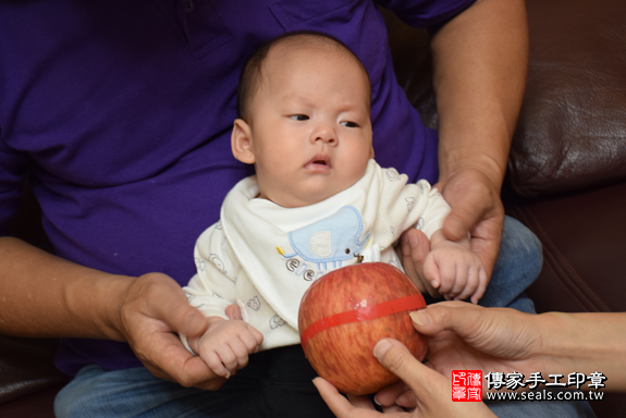 滿月剃頭、嬰兒剃頭、嬰兒理髮、寶寶剃頭、寶寶理髮、到府剃頭、到府嬰兒剃頭、到府滿月剃頭理髮。台北滿月剃頭、台北嬰兒剃頭、台北嬰兒理髮、台北寶寶剃頭、台北寶寶理髮、台北到府剃頭、台北到府嬰兒剃頭、台北到府滿月剃頭理髮。中正滿月剃頭、中正嬰兒剃頭、中正嬰兒理髮、中正寶寶剃頭、中正寶寶理髮、中正到府剃頭、中正到府嬰兒剃頭、中正到府滿月剃頭理髮。林寶寶(台北中正區)--製作胎毛筆、臍帶章、嬰兒三寶。「寶寶滿月剃頭理髮、到府嬰兒滿月理髮」祝福和活動紀錄。照片9