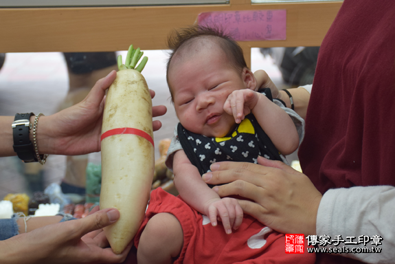 滿月剃頭、嬰兒剃頭、嬰兒理髮、寶寶剃頭、寶寶理髮、到府剃頭、到府嬰兒剃頭、到府滿月剃頭理髮。新北滿月剃頭、新北嬰兒剃頭、新北嬰兒理髮、新北寶寶剃頭、新北寶寶理髮、新北到府剃頭、新北到府嬰兒剃頭、新北到府滿月剃頭理髮。永和滿月剃頭、永和嬰兒剃頭、永和嬰兒理髮、永和寶寶剃頭、永和寶寶理髮、永和到府剃頭、永和到府嬰兒剃頭、永和到府滿月剃頭理髮。吳寶寶(新北永和區)--製作胎毛筆、臍帶章、嬰兒三寶。「寶寶滿月剃頭理髮、到府嬰兒滿月理髮」祝福和活動紀錄。照片14