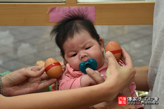 滿月剃頭、嬰兒剃頭、嬰兒理髮、寶寶剃頭、寶寶理髮、到府剃頭、到府嬰兒剃頭、到府滿月剃頭理髮。新北滿月剃頭、新北嬰兒剃頭、新北嬰兒理髮、新北寶寶剃頭、新北寶寶理髮、新北到府剃頭、新北到府嬰兒剃頭、新北到府滿月剃頭理髮。永和滿月剃頭、永和嬰兒剃頭、永和嬰兒理髮、永和寶寶剃頭、永和寶寶理髮、永和到府剃頭、永和到府嬰兒剃頭、永和到府滿月剃頭理髮。高寶寶(新北永和區)--製作胎毛筆、臍帶章、嬰兒三寶。「寶寶滿月剃頭理髮、到府嬰兒滿月理髮」祝福和活動紀錄。照片4