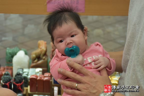 滿月剃頭、嬰兒剃頭、嬰兒理髮、寶寶剃頭、寶寶理髮、到府剃頭、到府嬰兒剃頭、到府滿月剃頭理髮。新北滿月剃頭、新北嬰兒剃頭、新北嬰兒理髮、新北寶寶剃頭、新北寶寶理髮、新北到府剃頭、新北到府嬰兒剃頭、新北到府滿月剃頭理髮。永和滿月剃頭、永和嬰兒剃頭、永和嬰兒理髮、永和寶寶剃頭、永和寶寶理髮、永和到府剃頭、永和到府嬰兒剃頭、永和到府滿月剃頭理髮。高寶寶(新北永和區)--製作胎毛筆、臍帶章、嬰兒三寶。「寶寶滿月剃頭理髮、到府嬰兒滿月理髮」祝福和活動紀錄。照片3