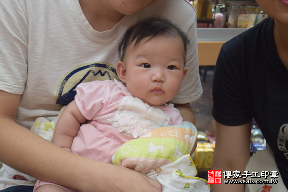 滿月剃頭、嬰兒剃頭、嬰兒理髮、寶寶剃頭、寶寶理髮、到府剃頭、到府嬰兒剃頭、到府滿月剃頭理髮。新北滿月剃頭、新北嬰兒剃頭、新北嬰兒理髮、新北寶寶剃頭、新北寶寶理髮、新北到府剃頭、新北到府嬰兒剃頭、新北到府滿月剃頭理髮。永和滿月剃頭、永和嬰兒剃頭、永和嬰兒理髮、永和寶寶剃頭、永和寶寶理髮、永和到府剃頭、永和到府嬰兒剃頭、永和到府滿月剃頭理髮。高寶寶(新北永和區)--製作胎毛筆、臍帶章、嬰兒三寶。「寶寶滿月剃頭理髮、到府嬰兒滿月理髮」祝福和活動紀錄。照片2