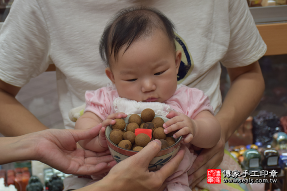 滿月剃頭、嬰兒剃頭、嬰兒理髮、寶寶剃頭、寶寶理髮、到府剃頭、到府嬰兒剃頭、到府滿月剃頭理髮。新北滿月剃頭、新北嬰兒剃頭、新北嬰兒理髮、新北寶寶剃頭、新北寶寶理髮、新北到府剃頭、新北到府嬰兒剃頭、新北到府滿月剃頭理髮。永和滿月剃頭、永和嬰兒剃頭、永和嬰兒理髮、永和寶寶剃頭、永和寶寶理髮、永和到府剃頭、永和到府嬰兒剃頭、永和到府滿月剃頭理髮。高寶寶(新北永和區)--製作胎毛筆、臍帶章、嬰兒三寶。「寶寶滿月剃頭理髮、到府嬰兒滿月理髮」祝福和活動紀錄。照片7
