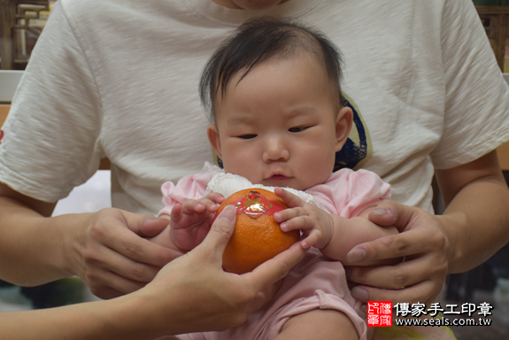 滿月剃頭、嬰兒剃頭、嬰兒理髮、寶寶剃頭、寶寶理髮、到府剃頭、到府嬰兒剃頭、到府滿月剃頭理髮。新北滿月剃頭、新北嬰兒剃頭、新北嬰兒理髮、新北寶寶剃頭、新北寶寶理髮、新北到府剃頭、新北到府嬰兒剃頭、新北到府滿月剃頭理髮。永和滿月剃頭、永和嬰兒剃頭、永和嬰兒理髮、永和寶寶剃頭、永和寶寶理髮、永和到府剃頭、永和到府嬰兒剃頭、永和到府滿月剃頭理髮。高寶寶(新北永和區)--製作胎毛筆、臍帶章、嬰兒三寶。「寶寶滿月剃頭理髮、到府嬰兒滿月理髮」祝福和活動紀錄。照片9