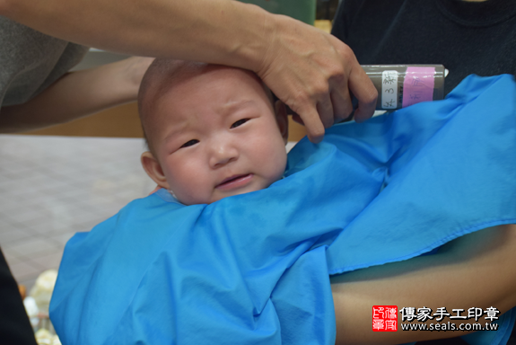 滿月剃頭、嬰兒剃頭、嬰兒理髮、寶寶剃頭、寶寶理髮、到府剃頭、到府嬰兒剃頭、到府滿月剃頭理髮。新北滿月剃頭、新北嬰兒剃頭、新北嬰兒理髮、新北寶寶剃頭、新北寶寶理髮、新北到府剃頭、新北到府嬰兒剃頭、新北到府滿月剃頭理髮。永和滿月剃頭、永和嬰兒剃頭、永和嬰兒理髮、永和寶寶剃頭、永和寶寶理髮、永和到府剃頭、永和到府嬰兒剃頭、永和到府滿月剃頭理髮。高寶寶(新北永和區)--製作胎毛筆、臍帶章、嬰兒三寶。「寶寶滿月剃頭理髮、到府嬰兒滿月理髮」祝福和活動紀錄。照片18