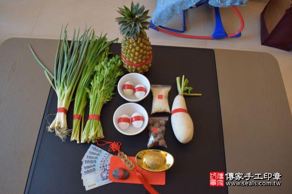 滿月剃頭、嬰兒剃頭、嬰兒理髮、寶寶剃頭、寶寶理髮、到府剃頭、到府嬰兒剃頭、到府滿月剃頭理髮。高雄滿月剃頭、高雄嬰兒剃頭、高雄嬰兒理髮、高雄寶寶剃頭、高雄寶寶理髮、高雄到府剃頭、高雄到府嬰兒剃頭、高雄到府滿月剃頭理髮。三民區滿月剃頭、三民區嬰兒剃頭、三民區嬰兒理髮、三民區寶寶剃頭、三民區寶寶理髮、三民區到府剃頭、三民區到府嬰兒剃頭、三民區到府滿月剃頭理髮。陳寶寶(高雄三民區)--製作胎毛筆、臍帶章、嬰兒三寶。「寶寶滿月剃頭理髮、到府嬰兒滿月理髮」祝福和活動紀錄。照片2